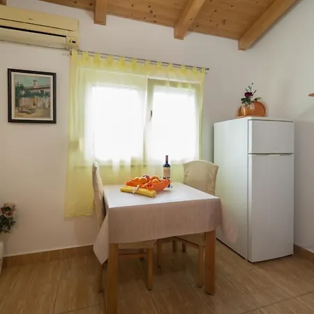 94 Apartmán Pula